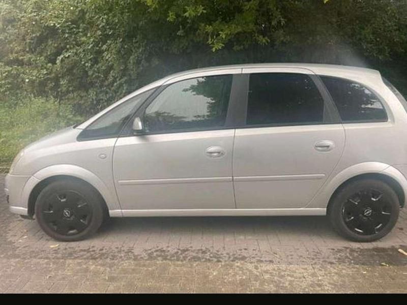 Silber Gebraucht 2006 Opel Meriva Edition Van / Kleinbus | 1.700 € (Guter Preis) - Bild 1/4