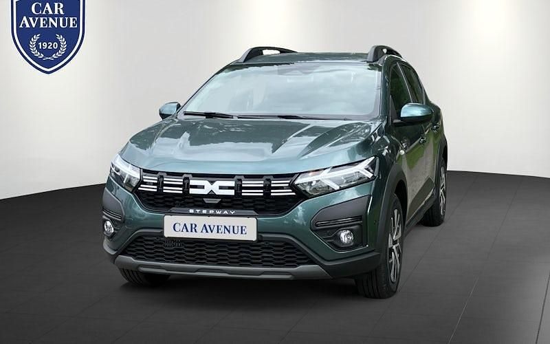 Grün Neu 2025 Dacia Sandero Expression Kleinwagen | 19.570 € (Etwas zu teuer) - Bild 1/4