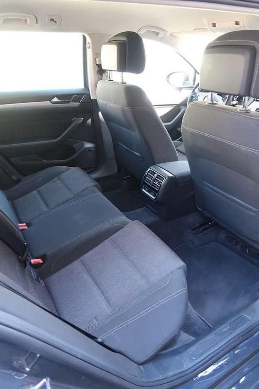 Gebraucht VW Passat Comfortline 190 PS (139 kW) 2018 Grau Kombi