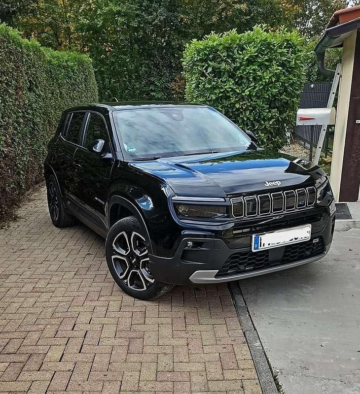 Schwarz Gebraucht 2023 Jeep Avenger EV Summit SUV | 27.500 € (Fairer Preis) - Bild 1/4