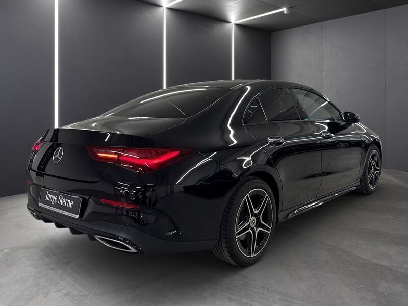 Gebraucht Mercedes CLA200 AMG line 163 PS (119 kW) 2024 Schwarz Coupé