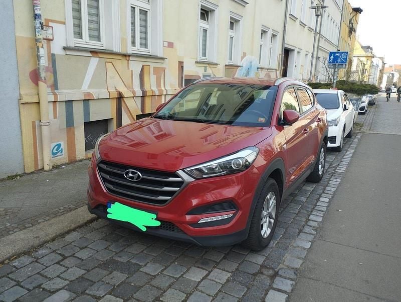 Gebraucht Hyundai Tucson 132 PS (97 kW) 2017 Rot SUV