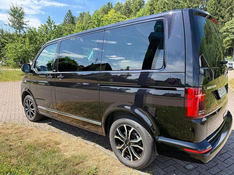 Używany VW Multivan Generation Six 150 KM (110 kW) 2022 Czarny Minivan