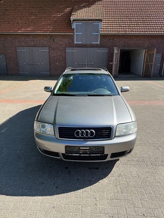 Grau Gebraucht 2003 Audi A6 Kombi | 3.300 € (Teuer) - Bild 1/4