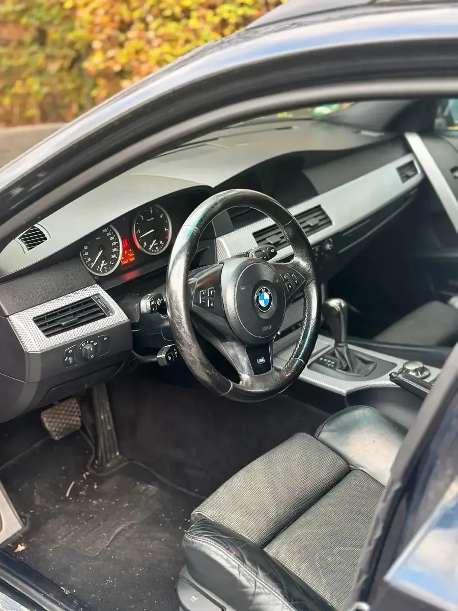 Gebraucht BMW 525 M Sport 177 PS (130 kW) 2004 Schwarz Kombi