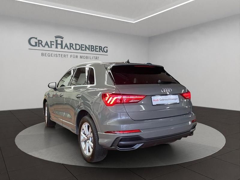 Gebraucht Audi Q3 S-Line 245 PS (180 kW) 2023 Chronosgrau metallic SUV