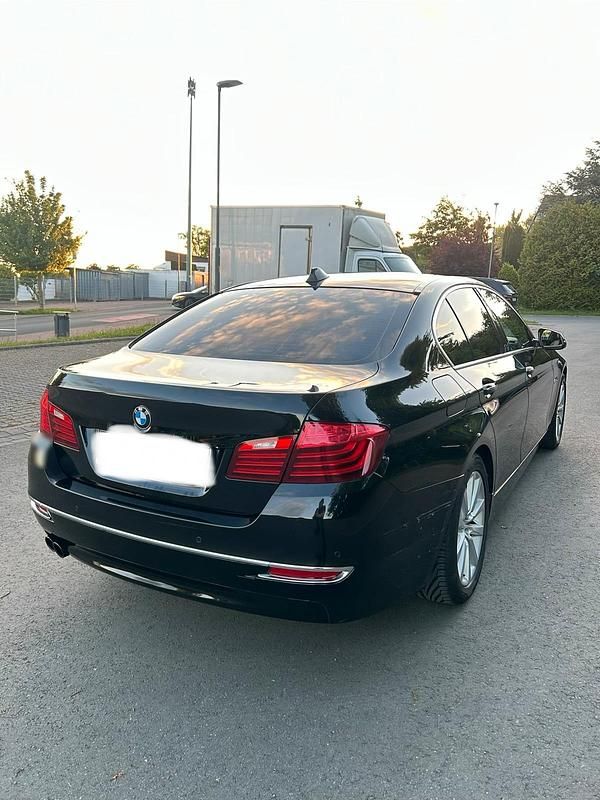 Gebraucht BMW 520 184 PS (135 kW) 2014 Schwarz Limousine