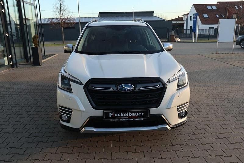 Gebraucht Subaru Forester Platinum 150 PS (110 kW) 2023 Weiß SUV