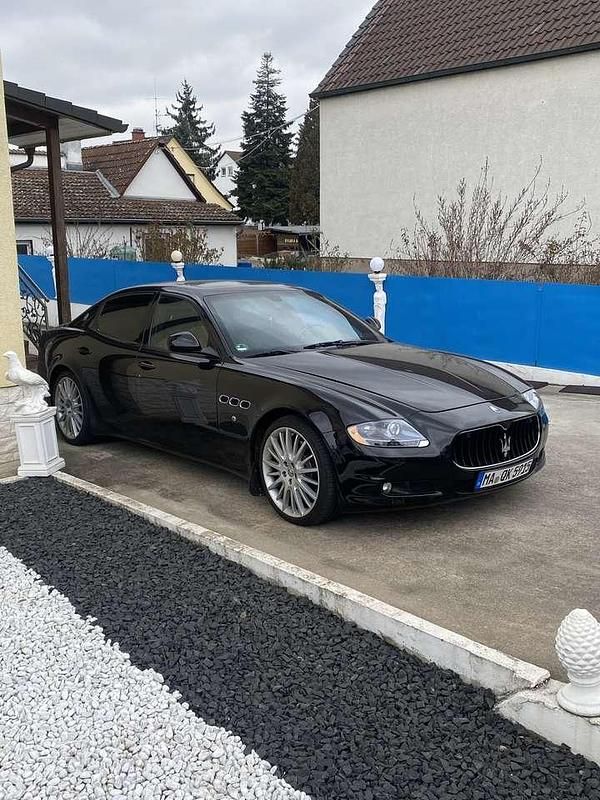 Schwarz Gebraucht 2012 Maserati Quattroporte GT Limousine | 38.850 € - Bild 1/4