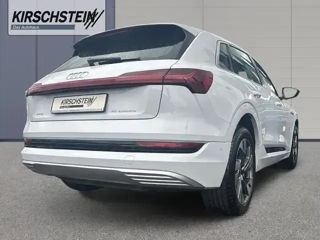 Używany Audi e-tron Advanced 230 kW (313 KM) 2020 Biały SUV