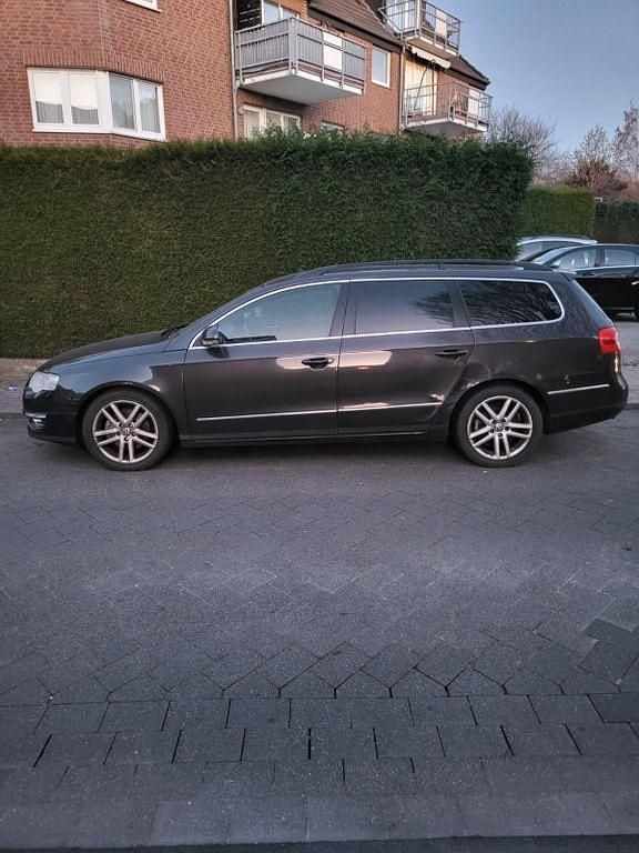 Schwarz Gebraucht 2007 VW Passat Trendline Limousine | 600 € (Superpreis) - Bild 1/4