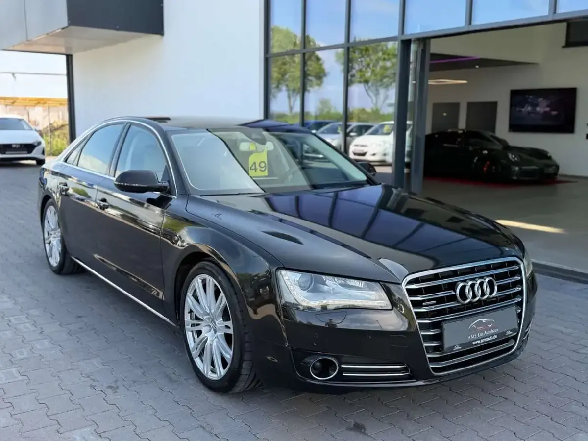 Gebraucht Audi A8 Ambiente 371 PS (272 kW) 2010 Havannaschwarz Limousine