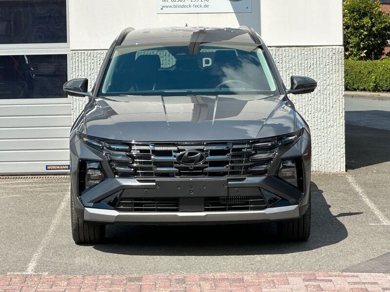 Grau Neu 2024 Hyundai Tucson Prime SUV | 47.790 € (Teuer) - Bild 1/4