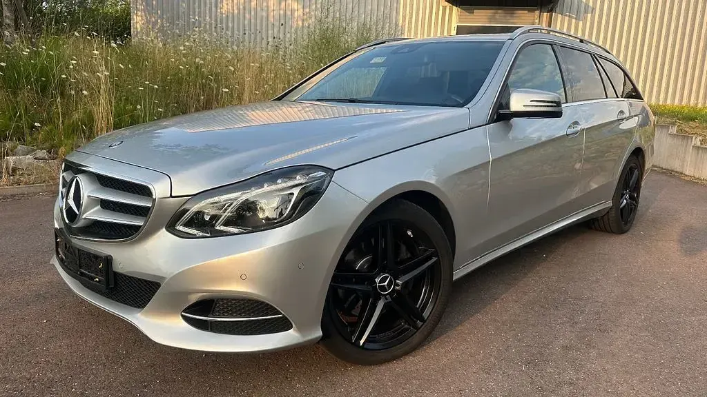Gebraucht Mercedes E250 204 PS (150 kW) 2015 Silber Kombi