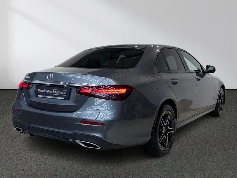 Gebraucht Mercedes E300 AMG 211 PS (155 kW) 2023 Grau Limousine