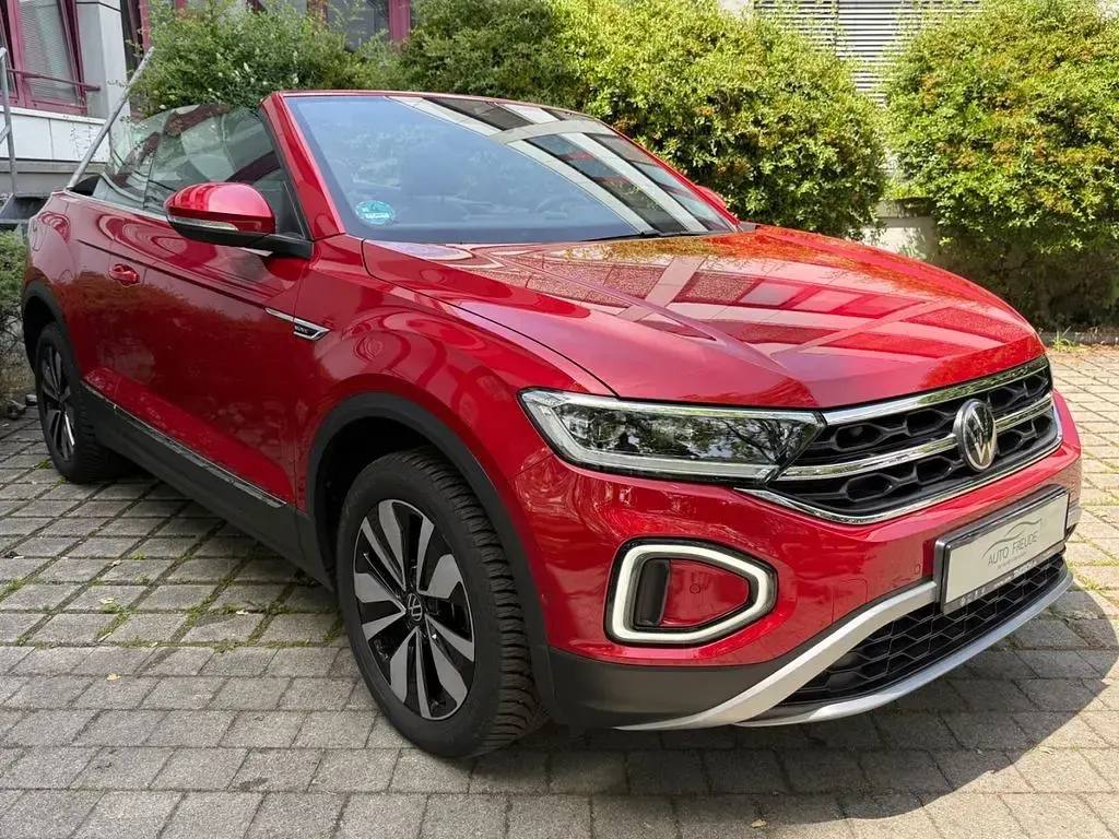 Gebraucht VW T-Roc Cabriolet Move 110 PS (80 kW) 2023 Rot Cabrio