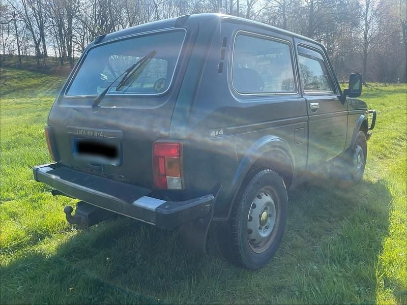 Second-hand Lada niva 86 CP (63 kW) 2008 Verde SUV