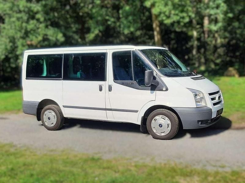 Frostweiß Gebraucht 2010 Ford Transit Trend Kombi | 11.490 € - Bild 1/4