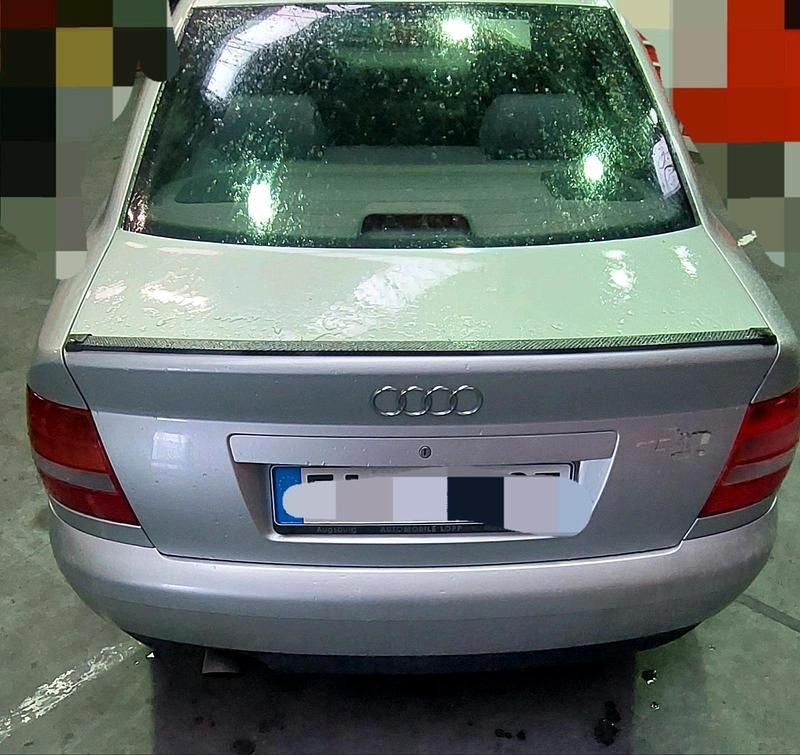 Silber Gebraucht 1999 Audi A4 Limousine | 300 € (Superpreis) - Bild 1/4