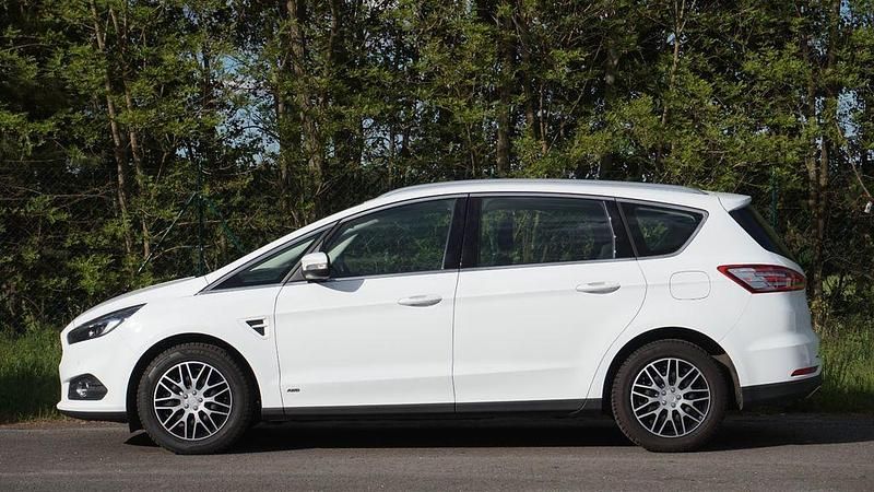 Gebraucht Ford S-MAX Ambiente 190 PS (139 kW) 2019 Weiß Van / Kleinbus