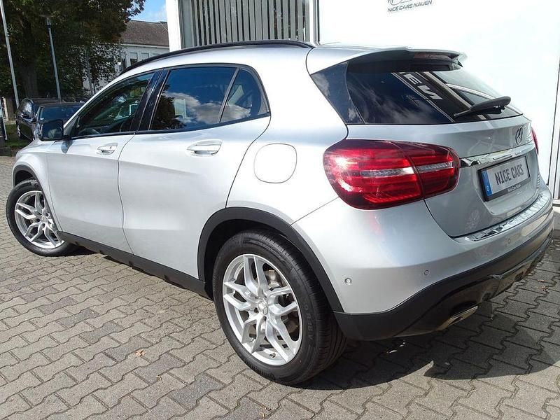 Gebraucht Mercedes GLA200 156 PS (114 kW) 2019 Silber SUV