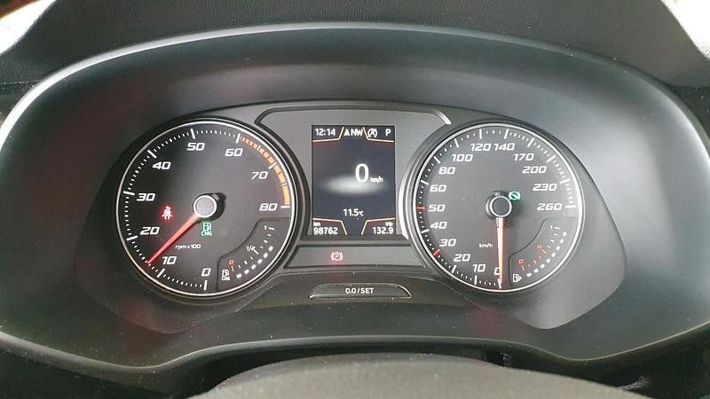 Weiß Gebraucht 2020 Seat Leon ST FR Kombi | 12.500 € (Guter Preis) - Bild 1/4