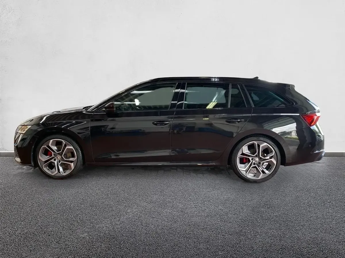 Gebraucht Skoda Octavia RS 200 PS (147 kW) 2022 Blackmagic perleffekt Kombi