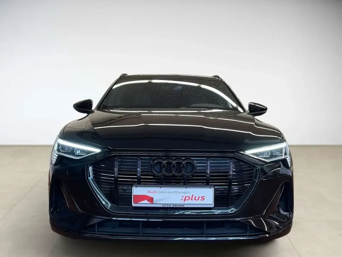 Gebraucht Audi e-tron Sportback S-Line 300 kW (408 PS) 2022 Schwarz SUV