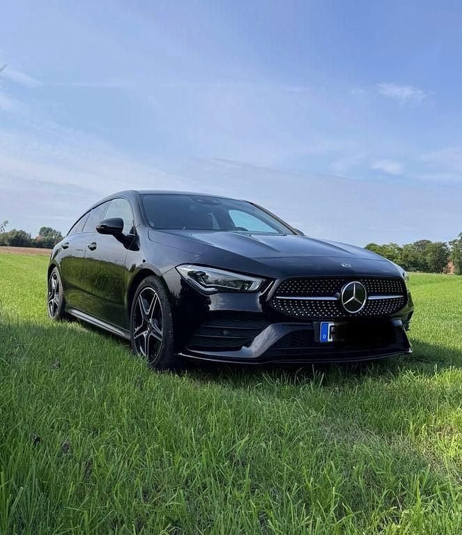 Weiß Gebraucht 2020 Mercedes CLA220 AMG Limousine | 26.500 € (Guter Preis) - Bild 1/4