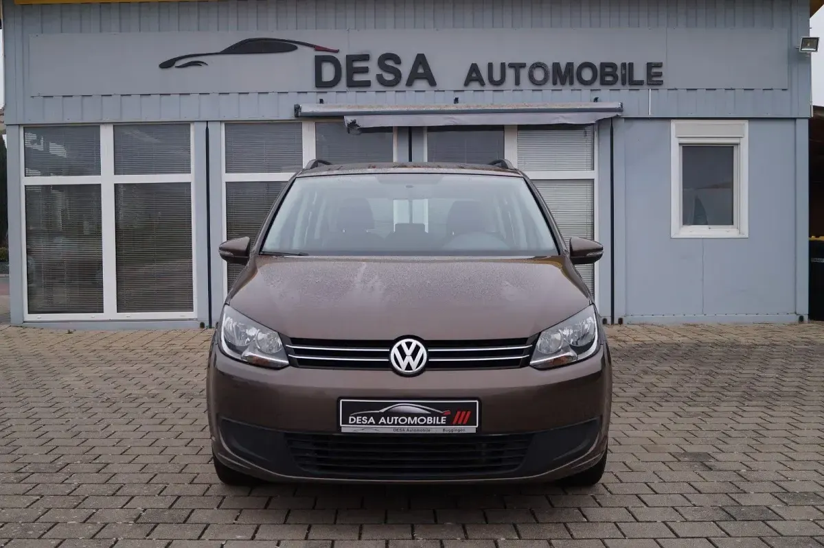 Gebraucht VW Touran Trendline 105 PS (77 kW) 2015 Braun Van / Kleinbus