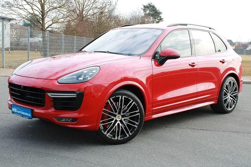Gebraucht Porsche Cayenne GTS 441 PS (324 kW) 2016 Rot SUV