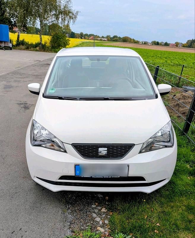 Weiß Gebraucht 2016 Seat Mii Chic Kleinwagen | 5.500 € (Fairer Preis) - Bild 1/4