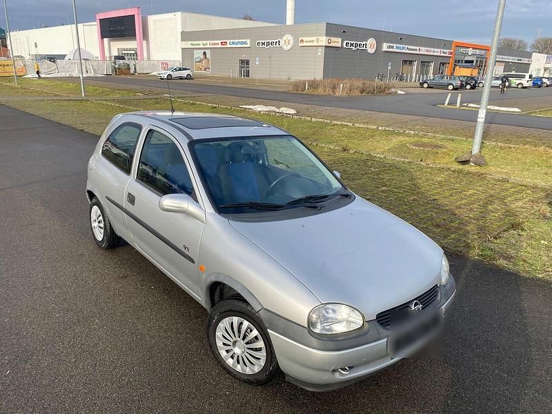 Gebraucht Opel Corsa 65 PS (47 kW) 2000 Silber Kleinwagen