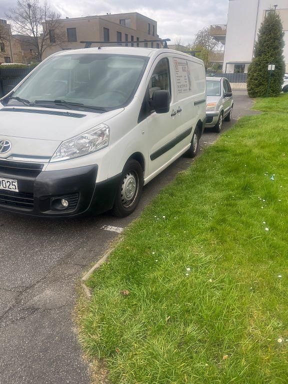 Gebraucht Toyota Proace 128 PS (94 kW) 2015 Weiß Van / Kleinbus