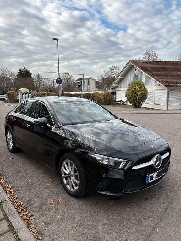 Gebraucht Mercedes A250 218 PS (160 kW) 2021 Schwarz Limousine