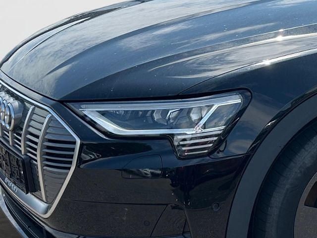 Gebraucht Audi e-tron Basis 230 kW (313 PS) 2021 Schwarz SUV