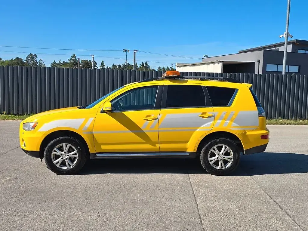 Gebraucht Mitsubishi Outlander 140 PS (102 kW) 2012 Gelb SUV