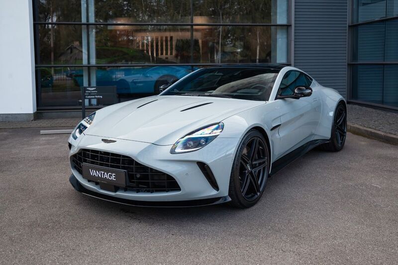 Grau Gebraucht 2024 Aston Martin Vantage Coupé | 217.800 € (Superpreis) - Bild 1/4