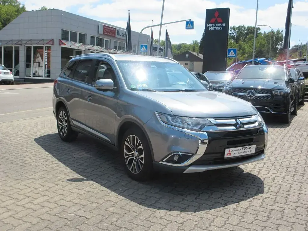 Gebraucht Mitsubishi Outlander Top 150 PS (110 kW) 2017 Titanium grey SUV