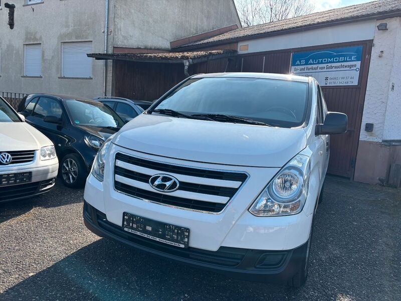 Weiß Gebraucht 2015 Hyundai H-1 Van / Kleinbus | 8.900 € (Superpreis) - Bild 1/4