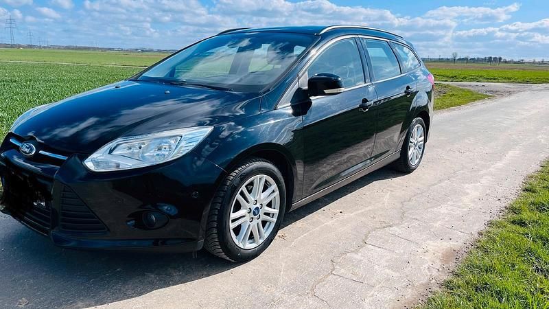 Gebraucht Ford Focus 100 PS (73 kW) 2013 Schwarz Kombi