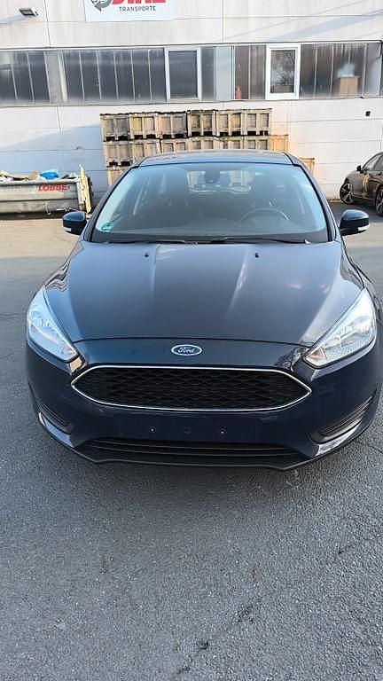 Gebraucht Ford Focus Trend 101 PS (74 kW) 2018 Blau Limousine