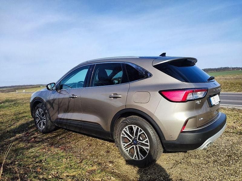 Gebraucht Ford Kuga Titanium 190 PS (139 kW) 2020 Beige SUV