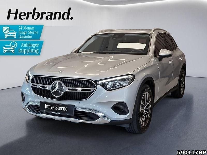 Metalliclack hightechsilber Gebraucht 2024 Mercedes GLC220 Avantgarde SUV | 53.990 € (Fairer Preis) - Bild 1/4