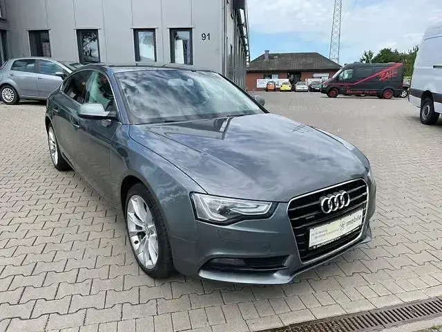 Gebraucht Audi A5 Sportback Business 218 PS (160 kW) 2017 Grau metallic Kleinwagen