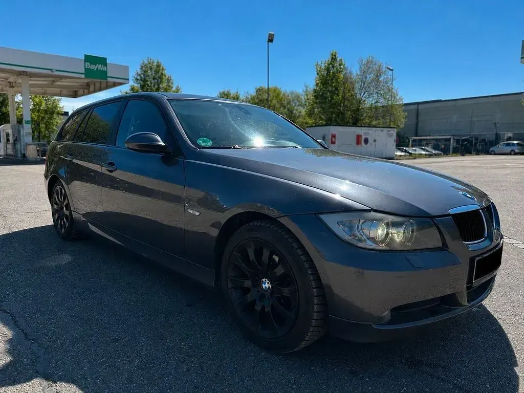 Gebraucht BMW 320 Sport Line 163 PS (119 kW) 2007 Grau Kombi