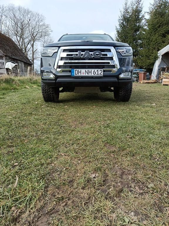Gebraucht JAC JS8 204 PS (150 kW) 2023 Schwarz SUV