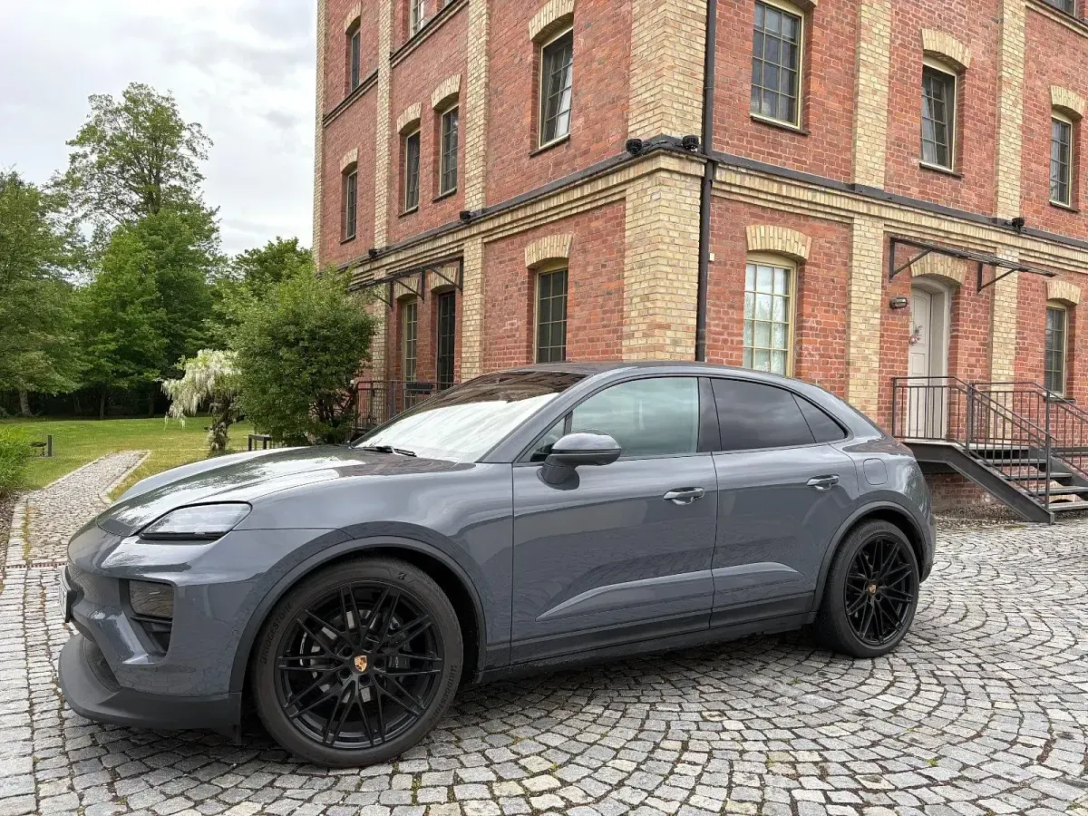 Gebraucht Porsche Macan 264 kW (360 PS) 2024 Grau SUV