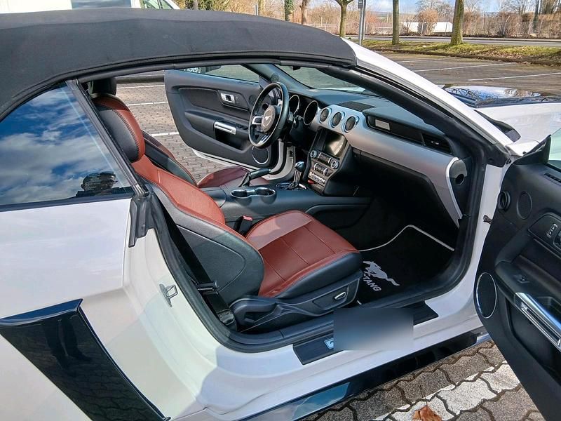 Gebraucht Ford Mustang 317 PS (233 kW) 2018 Weiß Limousine