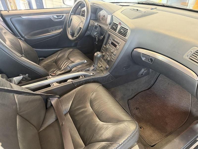 Second-hand Volvo V70 200 CP (147 kW) 2002 Gri Break